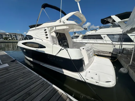 Regal 4080 Flybridge Sedan image