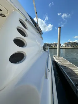 Regal 4080 Flybridge Sedan image