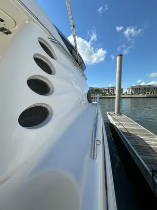 Regal 4080 Flybridge Sedan image