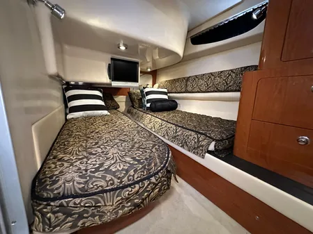 Regal 4080 Flybridge Sedan image