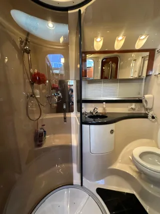 Regal 4080 Flybridge Sedan image