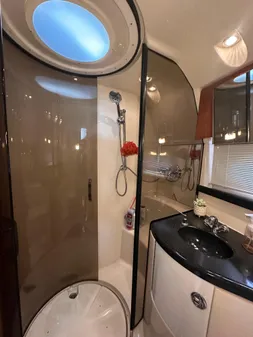 Regal 4080 Flybridge Sedan image