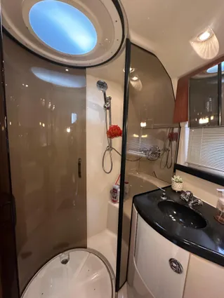 Regal 4080 Flybridge Sedan image