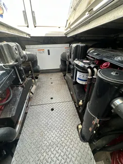 Regal 4080 Flybridge Sedan image