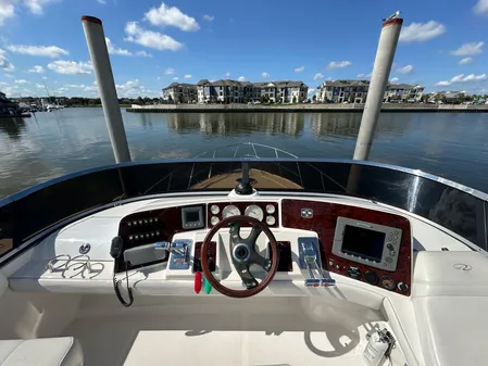 Regal 4080 Flybridge Sedan image