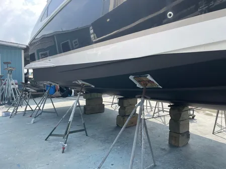 Regal 4080 Flybridge Sedan image