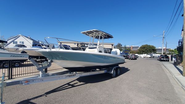 Boston Whaler 240 Dauntless