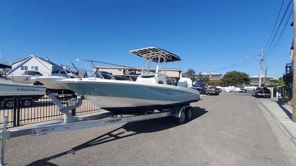 Boston Whaler 240 Dauntless 