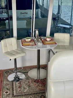 Carver 456 Aft Cabin Motor Yacht image