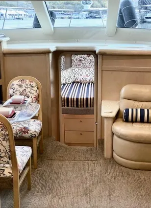 Carver 456 Aft Cabin Motor Yacht image