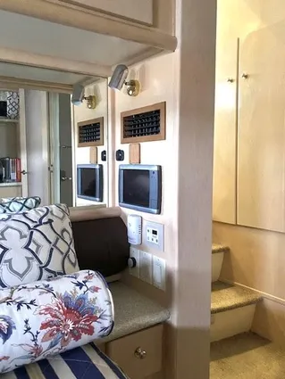 Carver 456 Aft Cabin Motor Yacht image