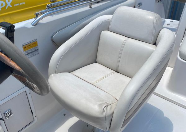 Chaparral 232-SUNESTA image