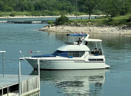 Carver 350 Aft Cabin Motor Yacht 