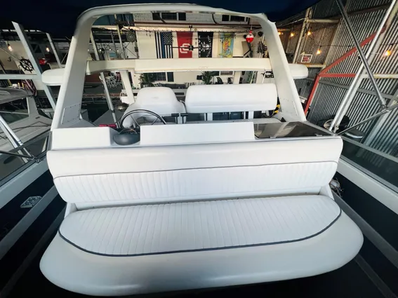 Carver 350 Aft Cabin Motor Yacht image