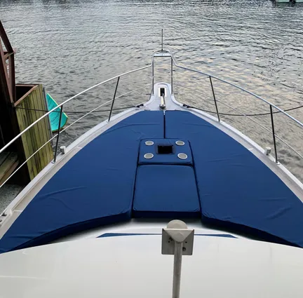 Carver 350 Aft Cabin Motor Yacht image
