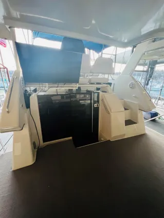 Carver 350 Aft Cabin Motor Yacht image