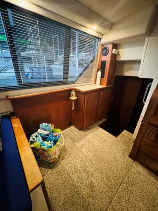 Carver 350 Aft Cabin Motor Yacht image
