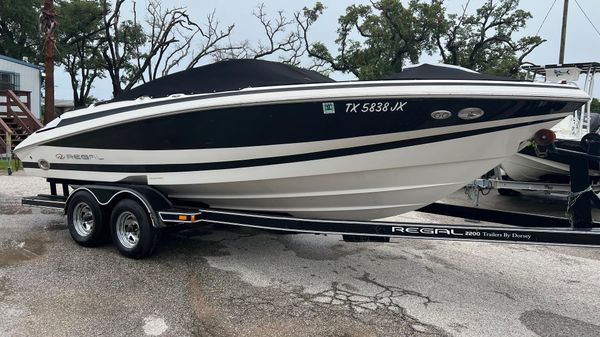 Regal 2200 Bowrider 