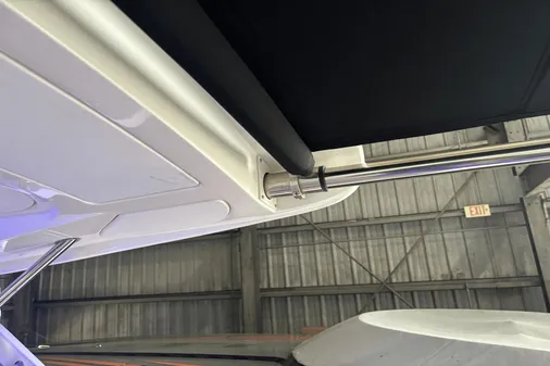 Sea Ray 350 SLX image