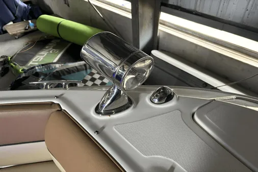 Sea Ray 350 SLX image