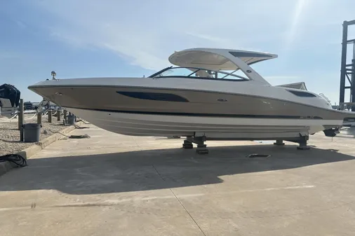 Sea Ray 350 SLX image