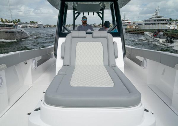 Front-runner 37-CATAMARAN image