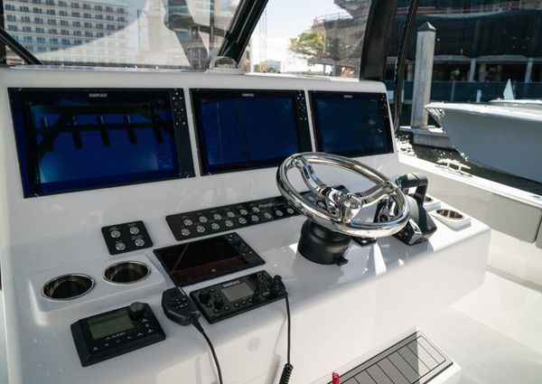 Front-runner 37-CATAMARAN image