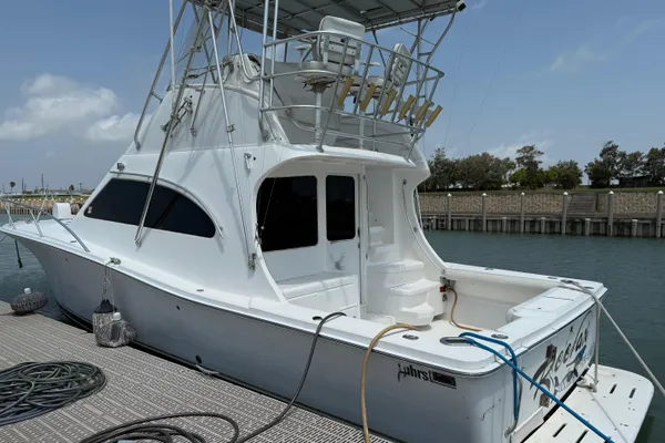 Luhrs 36 Convertible image