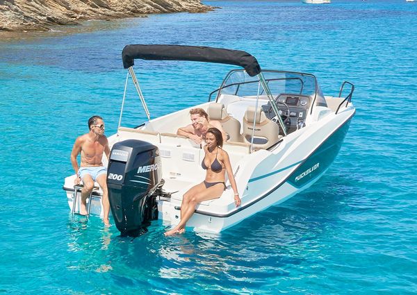 Quicksilver ACTIV-675-SUNDECK image