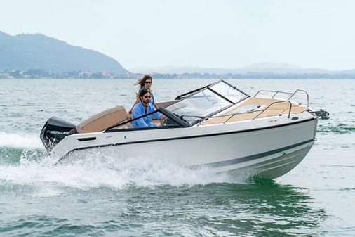 Quicksilver ACTIV-675-CRUISER image