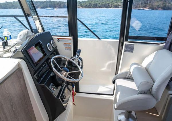 Quicksilver 705-PILOTHOUSE image