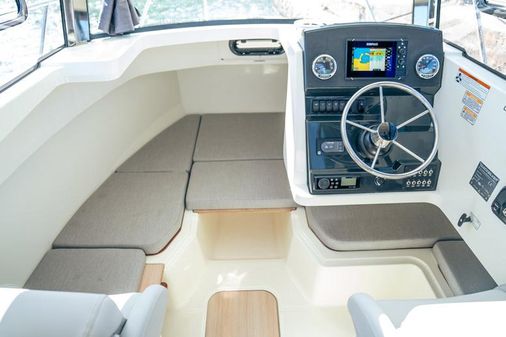 Quicksilver 625-PILOTHOUSE image