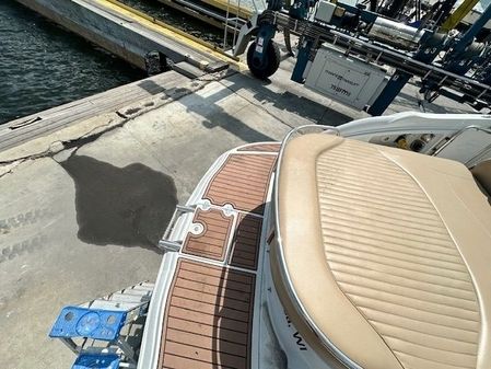 Crownline 325-SCR image