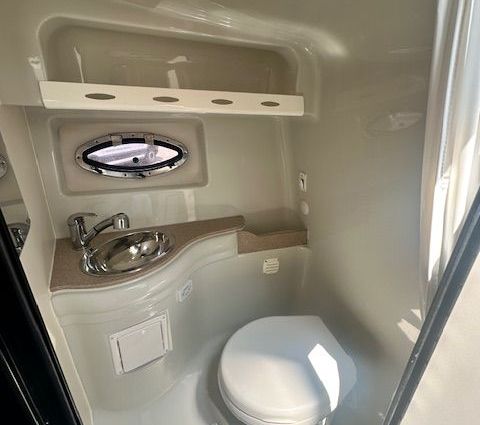 Crownline 325-SCR image