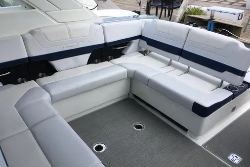 Formula 380 Super Sport Crossover OB image