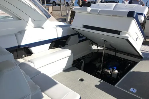 Formula 380 Super Sport Crossover OB image