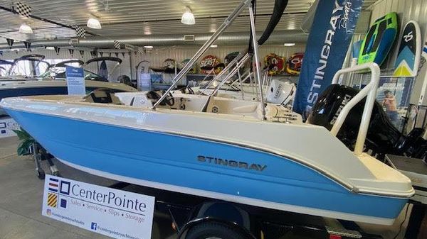 Stingray 172SC Side Console 
