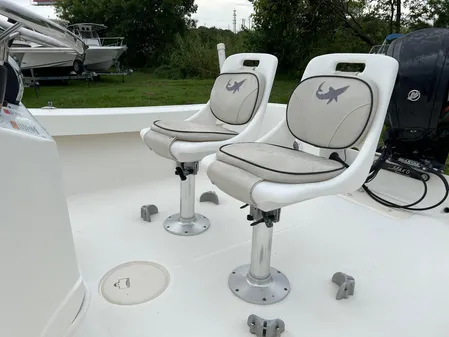 Mako 184-CENTER-CONSOLE image