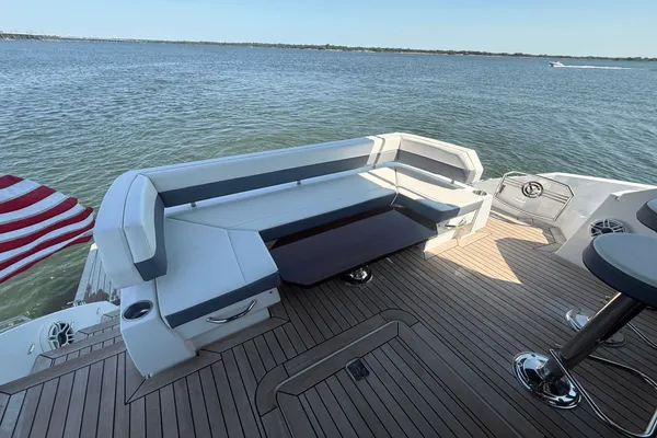 Cruisers Yachts 50 Cantius image