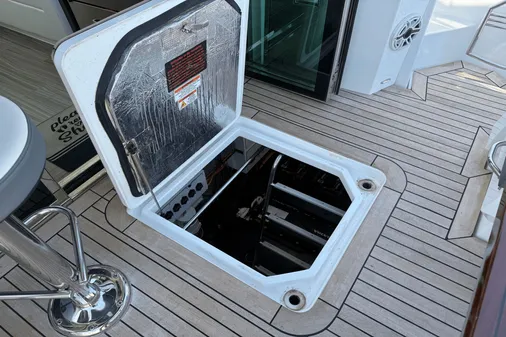 Cruisers Yachts 50 Cantius image