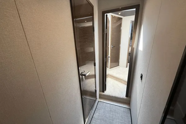 Cruisers Yachts 50 Cantius image