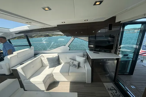 Cruisers Yachts 50 Cantius image
