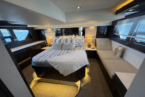 Cruisers Yachts 50 Cantius image