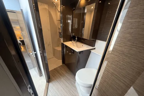 Cruisers Yachts 50 Cantius image