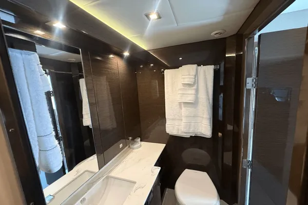 Cruisers Yachts 50 Cantius image