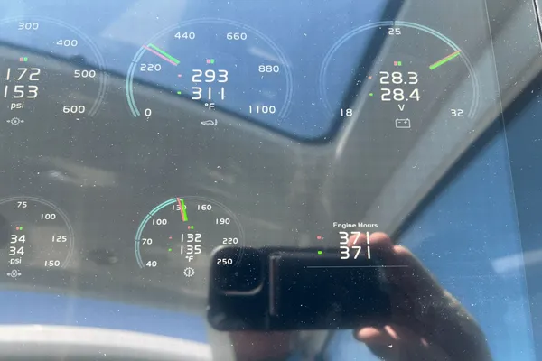 Cruisers Yachts 50 Cantius image