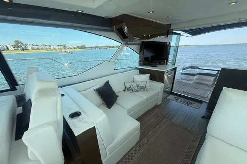 Cruisers Yachts 50 Cantius image