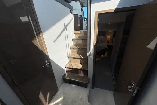 Cruisers Yachts 50 Cantius image