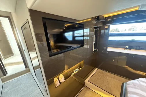 Cruisers Yachts 50 Cantius image