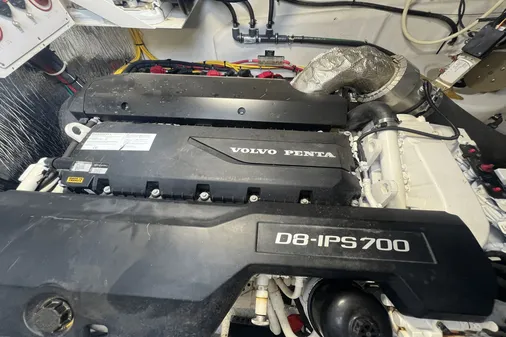 Cruisers Yachts 50 Cantius image